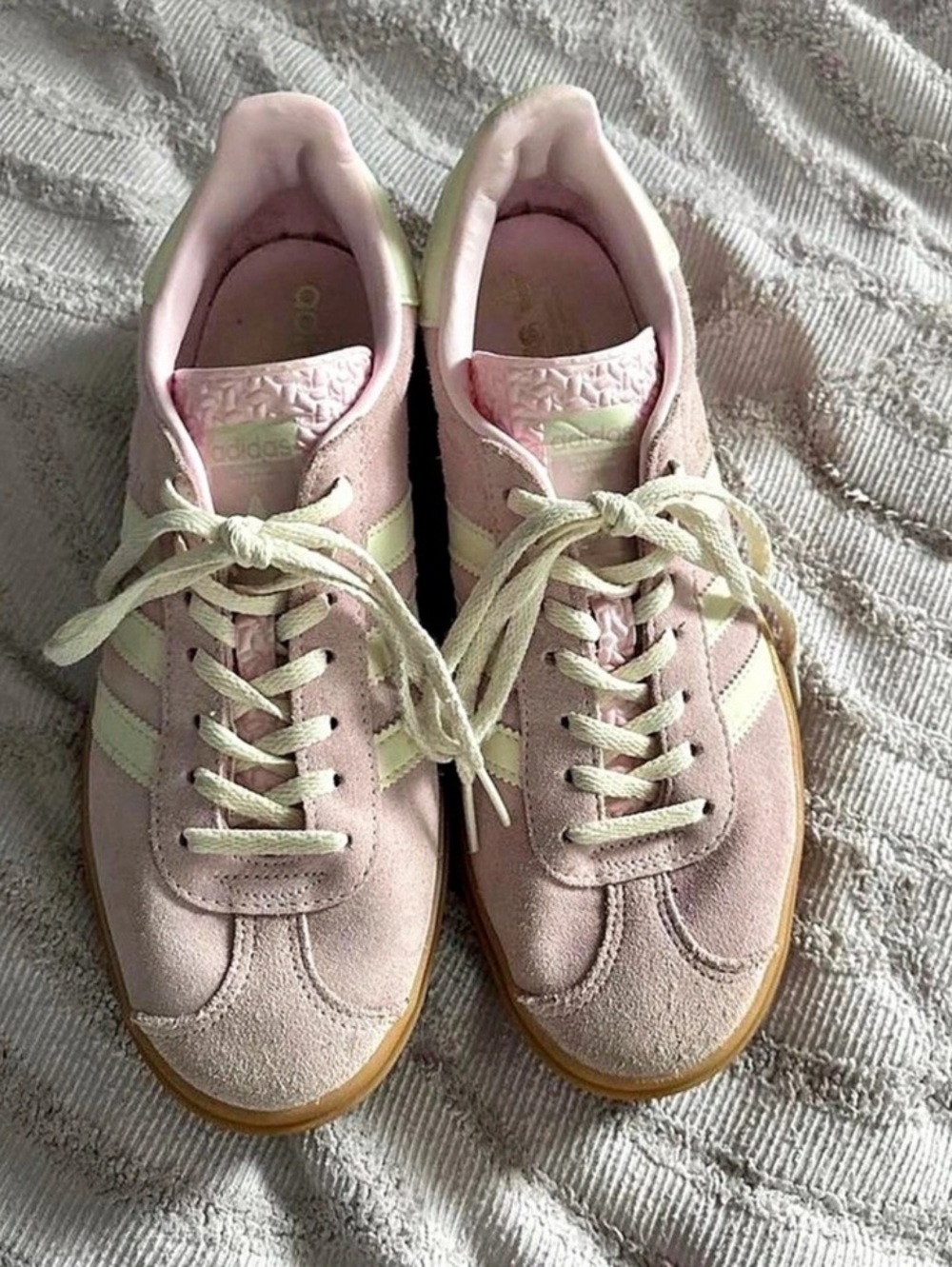 adidas Rivalry 86 Low Sneakers Pink & Green US 8.5 Like New